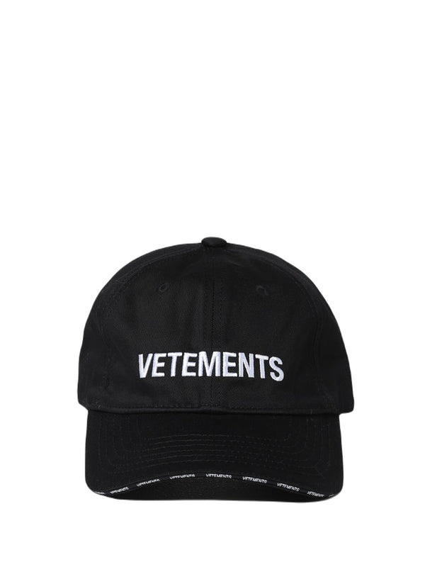 BLACK VETEMENTS BASEBALL CAP WITH EMBROIDERED LOGO (UE63CA100B